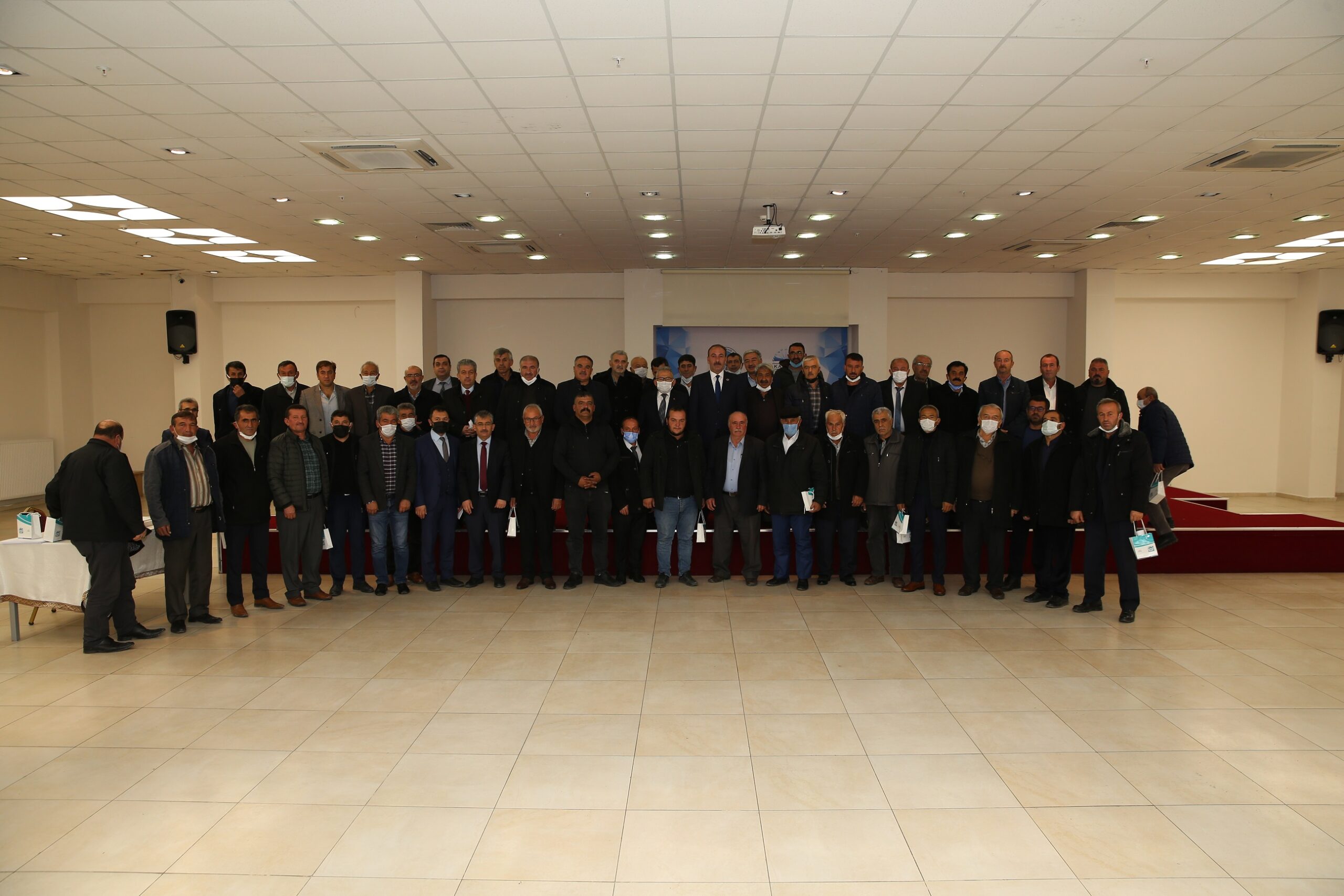 BAŞKAN BÜYÜKKILIÇ’TAN TOMARZA’DA MUHTARLARLA İSTİŞARE TOPLANTISI