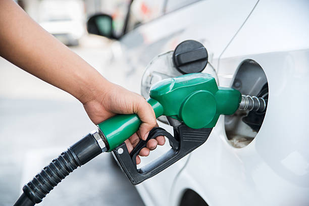 Benzine indirim beklentisi