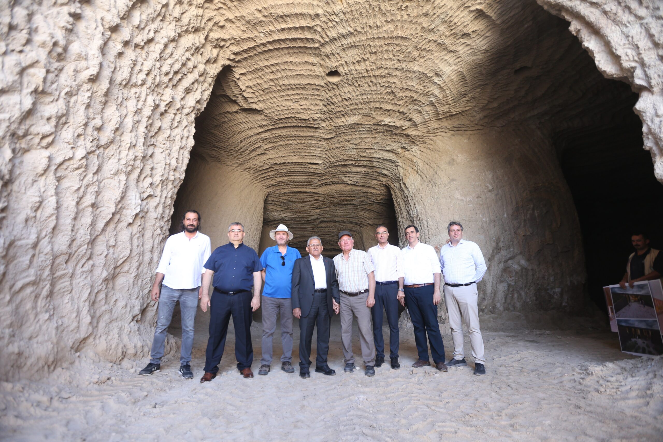 VALİ ÇİÇEK VE BAŞKAN BÜYÜKKILIÇ KÜLTEPE’Yİ DÜNYAYA TANITACAK PROJELERİ İNCELEDİ