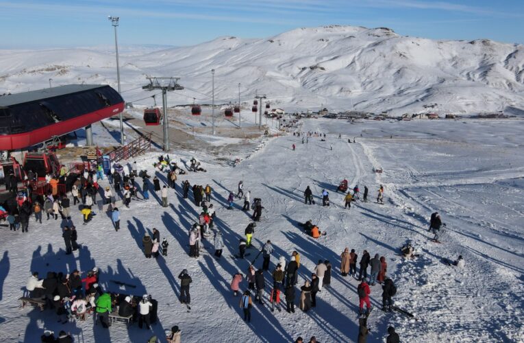 Erciyes’te Hafta Sonu Ziyaretçi Akını: 32 Bin Kişi