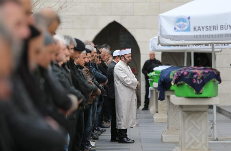 Bolu’daki Yangında Vefat Eden Eslem Son Yolculuğuna Uğurlandı