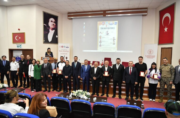 Büyükkılıç, ERÜ’de Düzenlenen Asırlık Tariflerle Türk Mutfağı Programına Katıldı