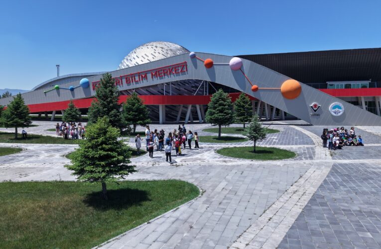 Büyükşehir’in Bilim Merkezi’nden İki Önemli Sergi