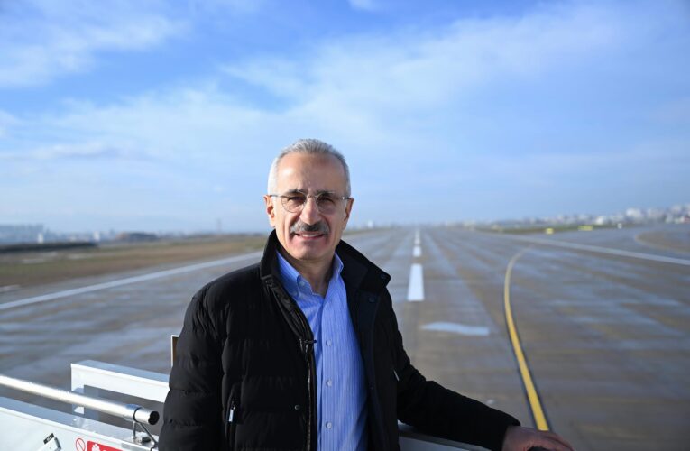 “TÜRK HAVA SAHASI BÖLGEDEKİ TRANSİT TRAFİĞİN DE MERKEZİ KONUMUNA GELDİ”
