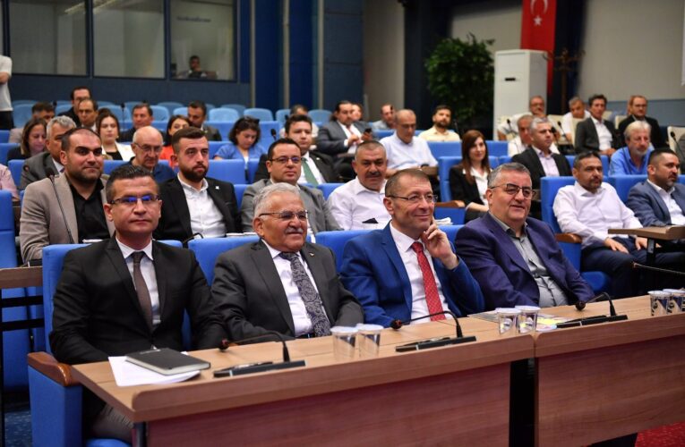 Başkan Büyükkılıç, Kent Konseyi’nde Projelerini Anlattı